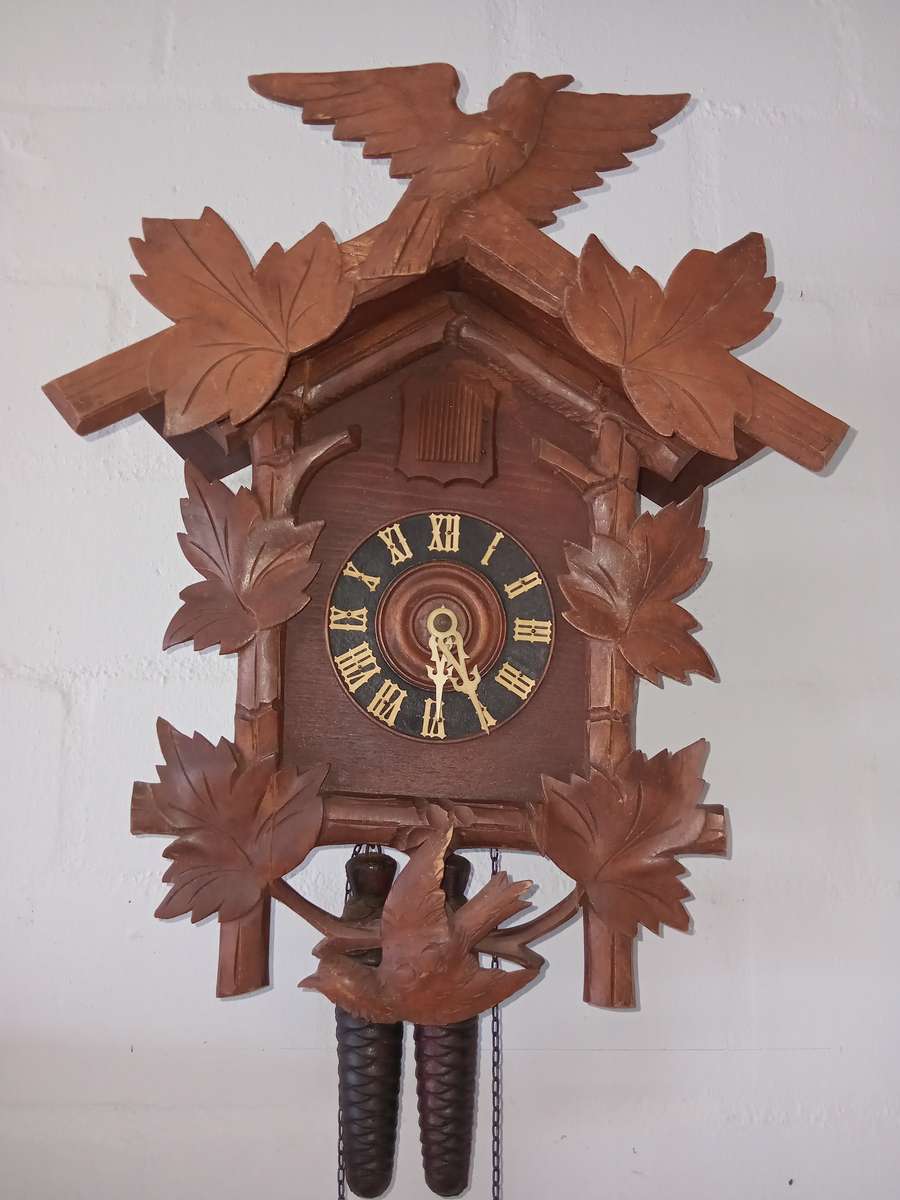 LARGE VINTAGE ORIGINAL COMPLETE BAVARIAN CUCKOO CLOCK!