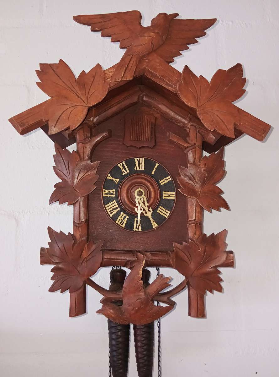 LARGE VINTAGE ORIGINAL COMPLETE BAVARIAN CUCKOO CLOCK!