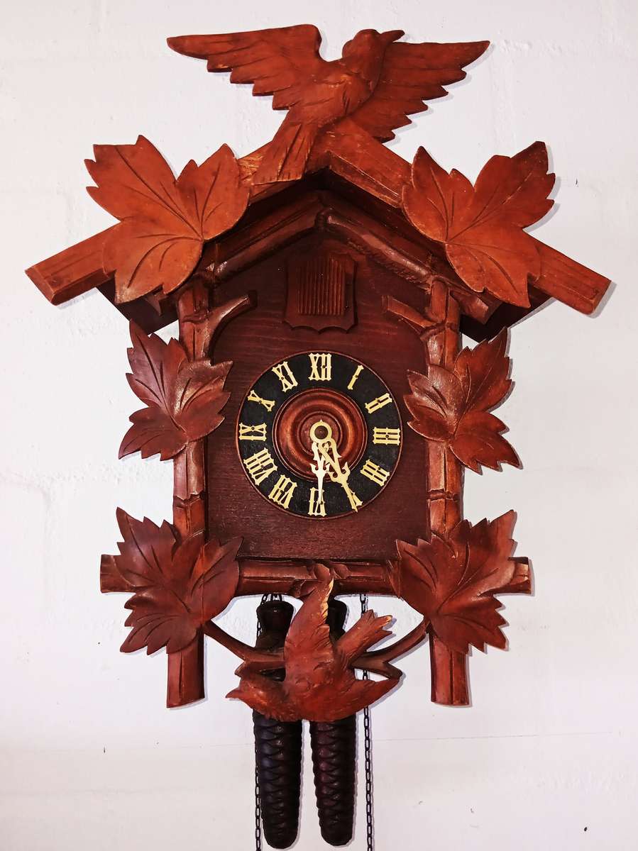 LARGE VINTAGE ORIGINAL COMPLETE BAVARIAN CUCKOO CLOCK!