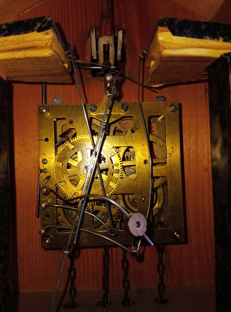 LARGE VINTAGE ORIGINAL COMPLETE BAVARIAN CUCKOO CLOCK!