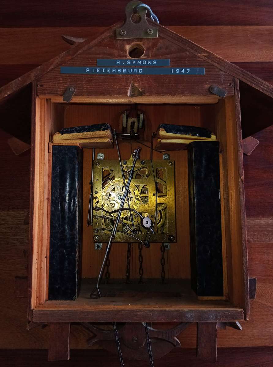 LARGE VINTAGE ORIGINAL COMPLETE BAVARIAN CUCKOO CLOCK!