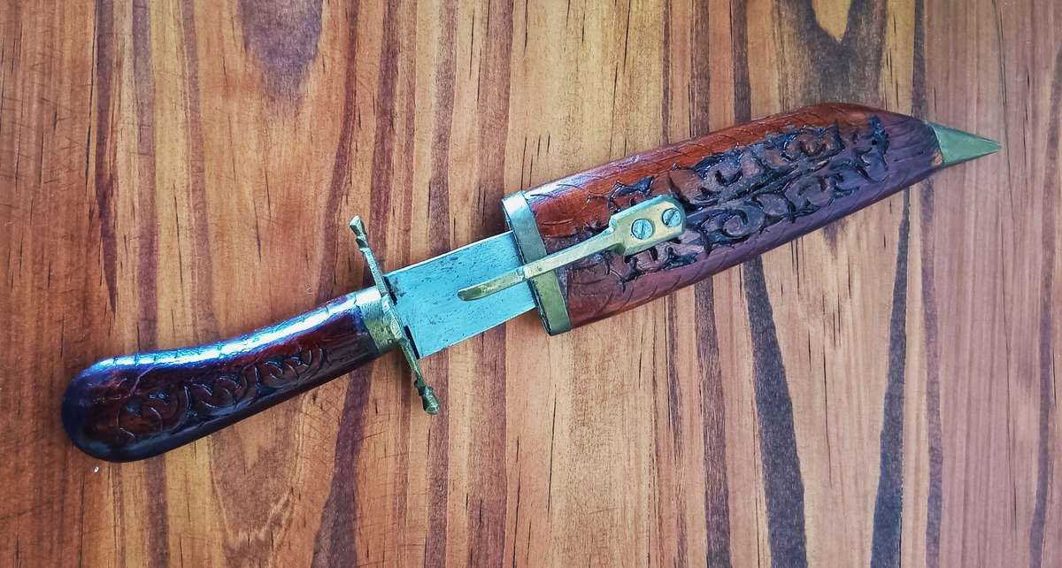 VINTAGE INDIAN BRASS FITTED IRON DAGGER KNIFE WITH SHEATH LOCK MECHANISM*HIGHLY COLLECTABLE*