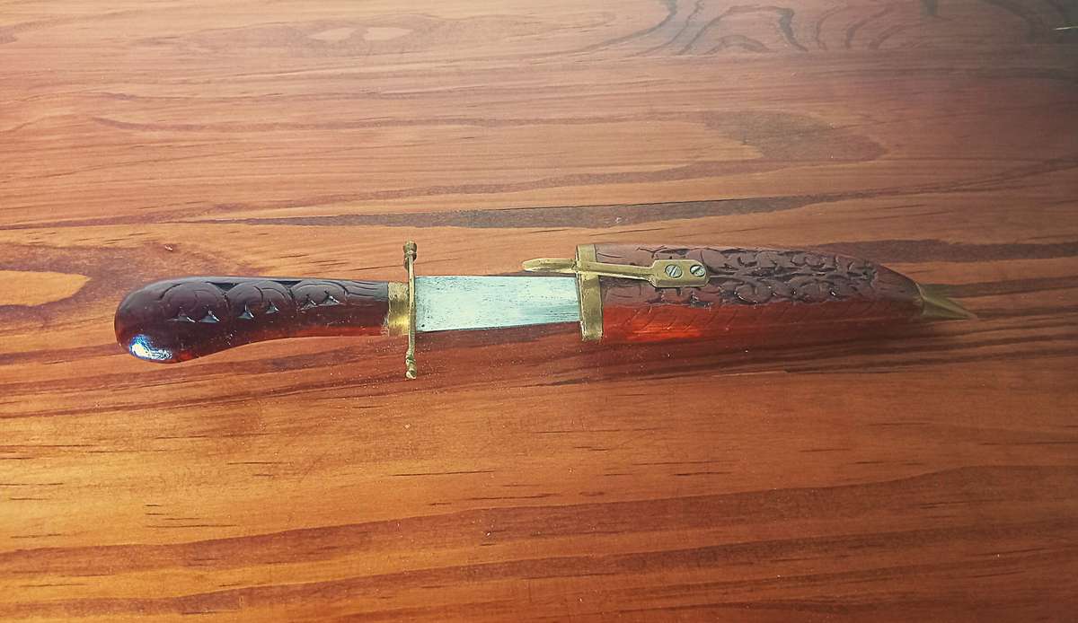 VINTAGE INDIAN BRASS FITTED IRON DAGGER KNIFE WITH SHEATH LOCK MECHANISM*HIGHLY COLLECTABLE*