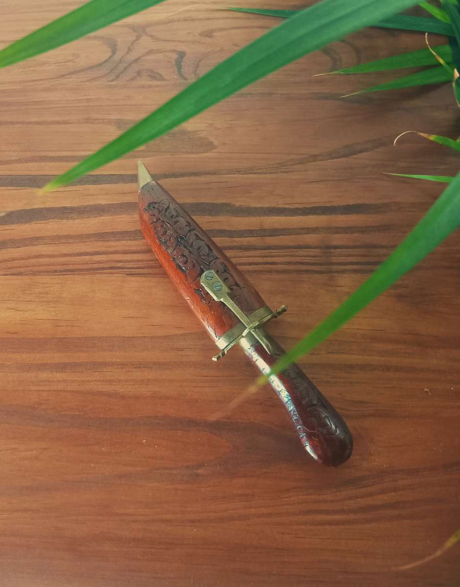 VINTAGE INDIAN BRASS FITTED IRON DAGGER KNIFE WITH SHEATH LOCK MECHANISM*HIGHLY COLLECTABLE*