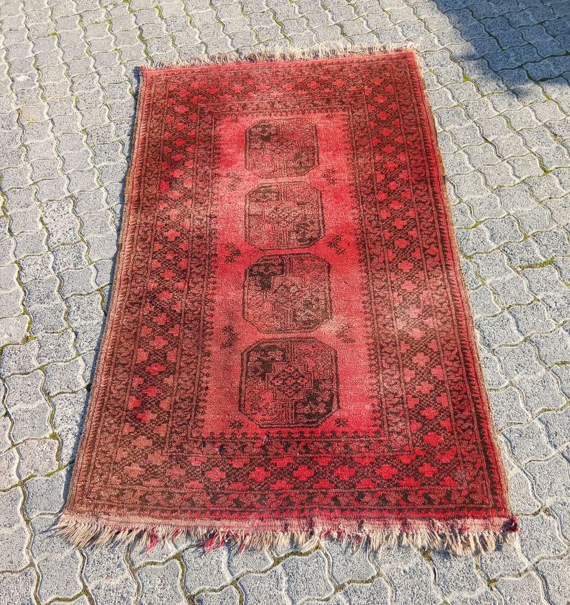 GENUINE HAND KNOTTED PERSIAN CARPET 1620MM BY 1850MM