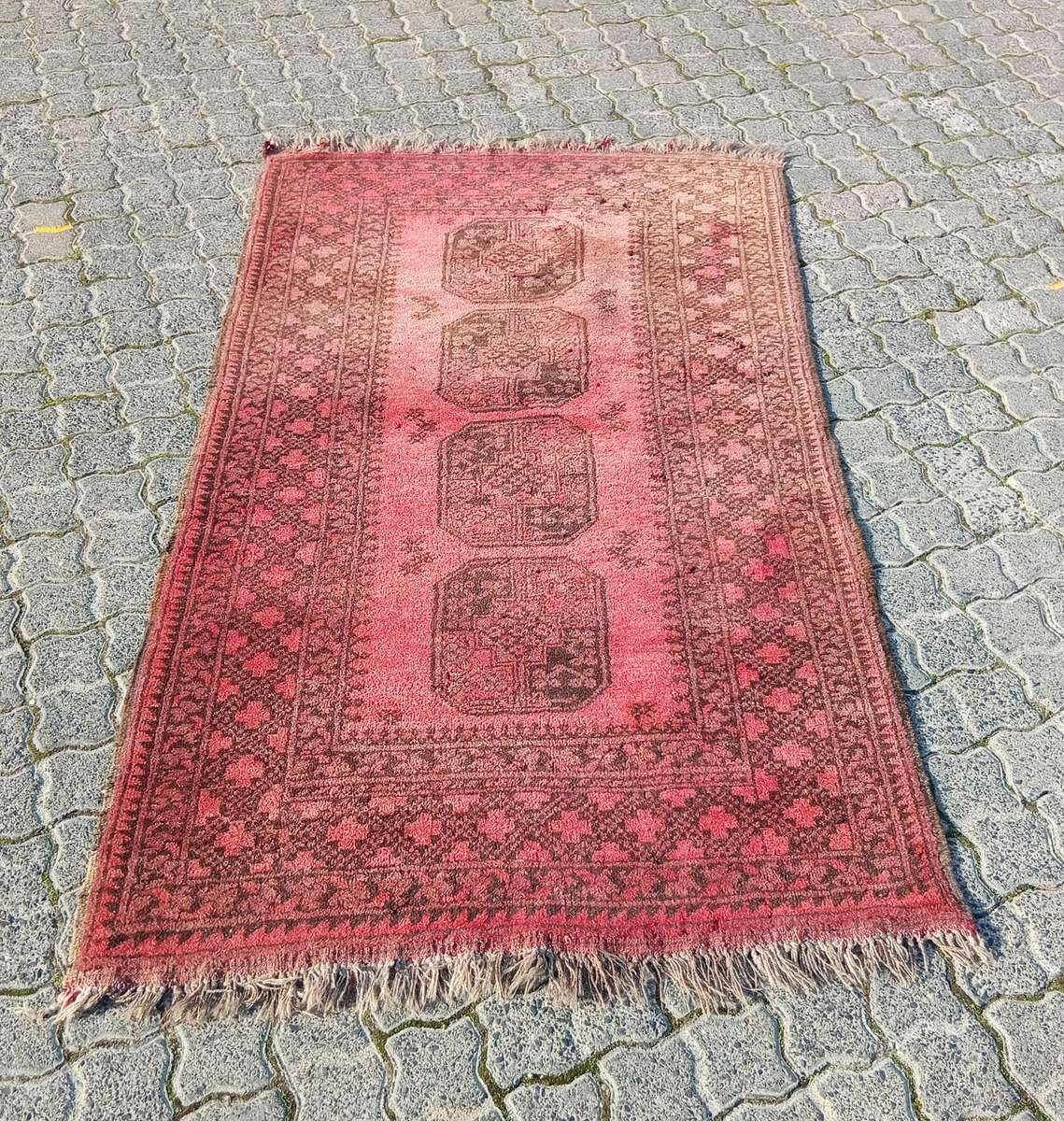 GENUINE HAND KNOTTED PERSIAN CARPET 1620MM BY 1850MM