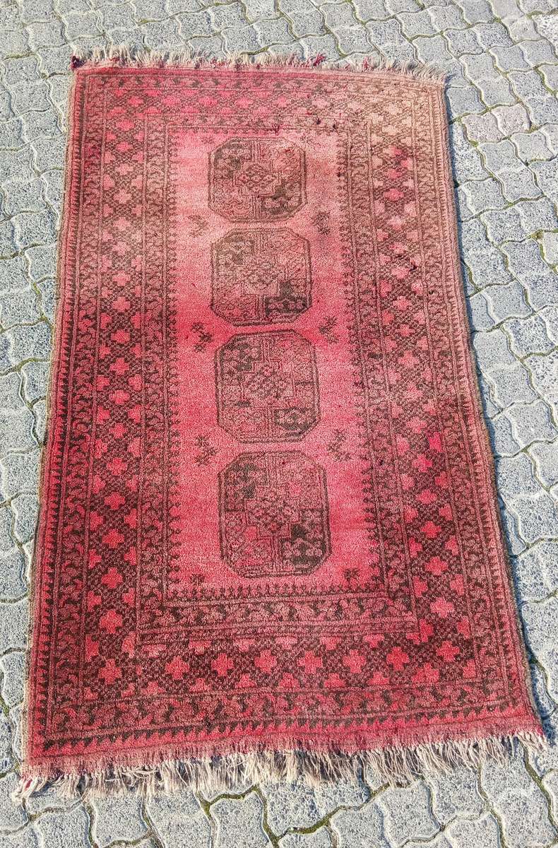 GENUINE HAND KNOTTED PERSIAN CARPET 1620MM BY 1850MM