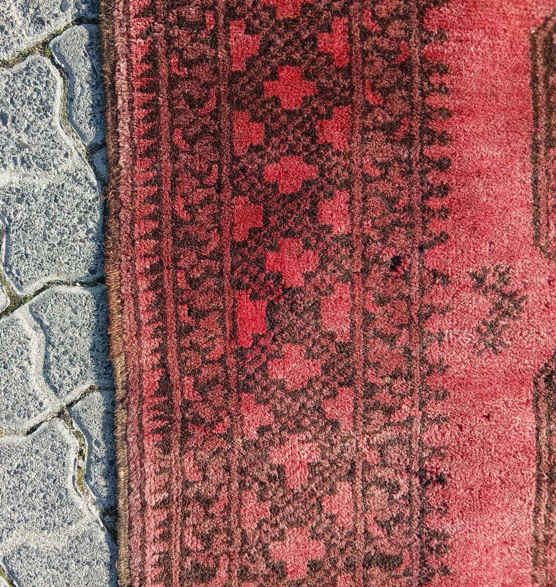 GENUINE HAND KNOTTED PERSIAN CARPET 1620MM BY 1850MM