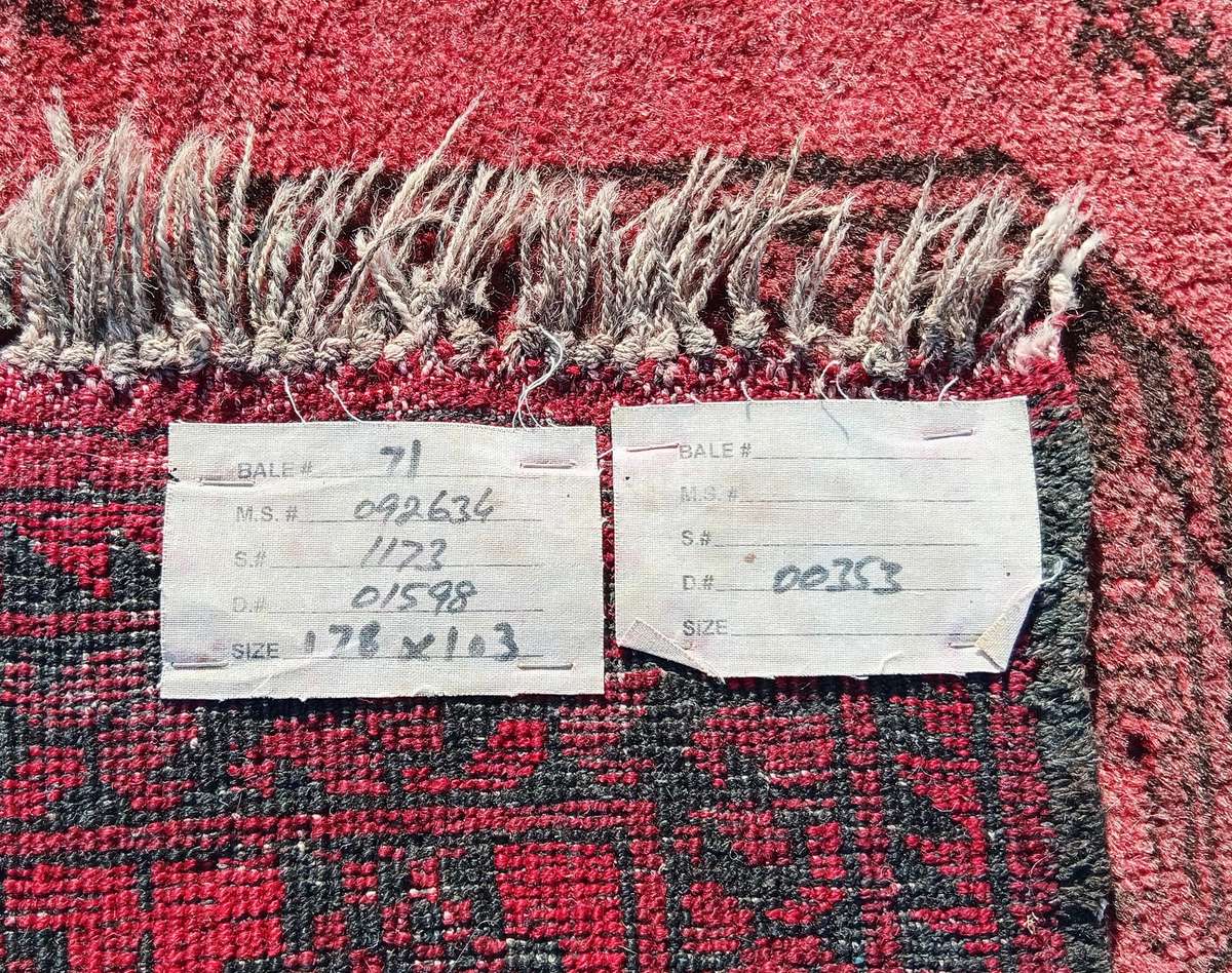 GENUINE HAND KNOTTED PERSIAN CARPET 1620MM BY 1850MM