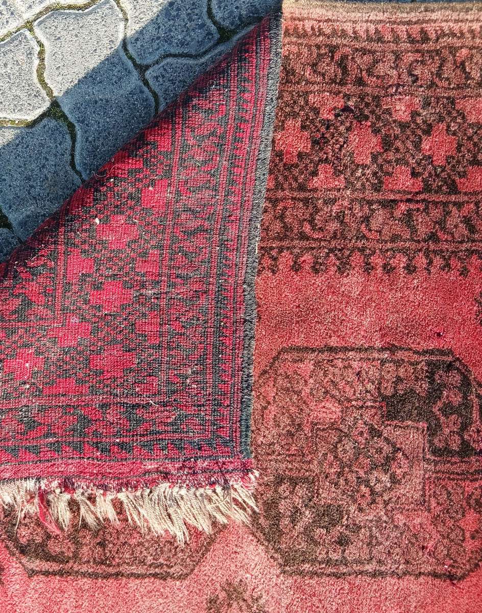 GENUINE HAND KNOTTED PERSIAN CARPET 1620MM BY 1850MM