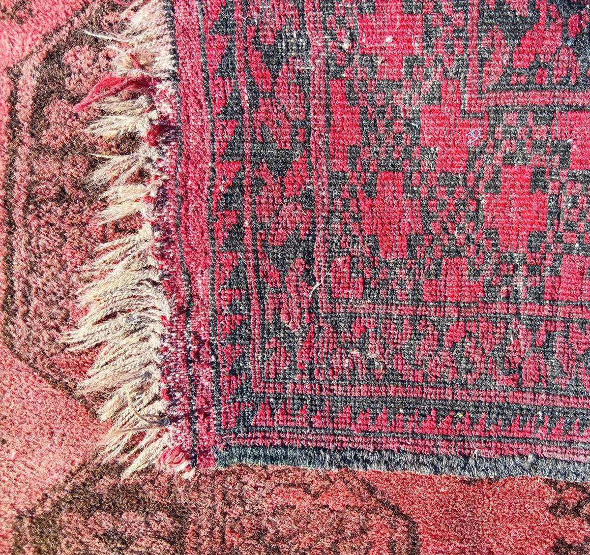 GENUINE HAND KNOTTED PERSIAN CARPET 1620MM BY 1850MM