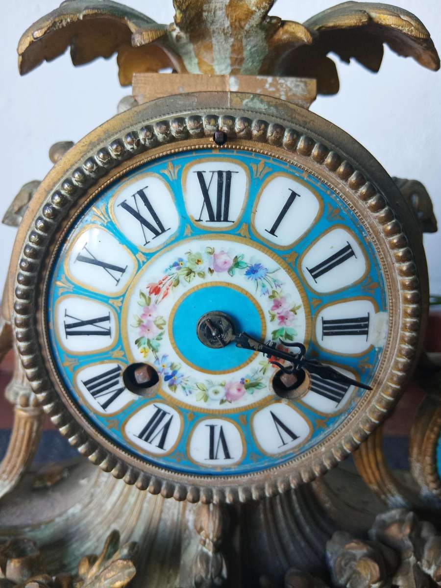 19th  CENTURY ANTIQUE FRENCH CLOCK,PORCELAIN AND BRASS *HIGHLY COLLECTABLE* *DAMAGED*