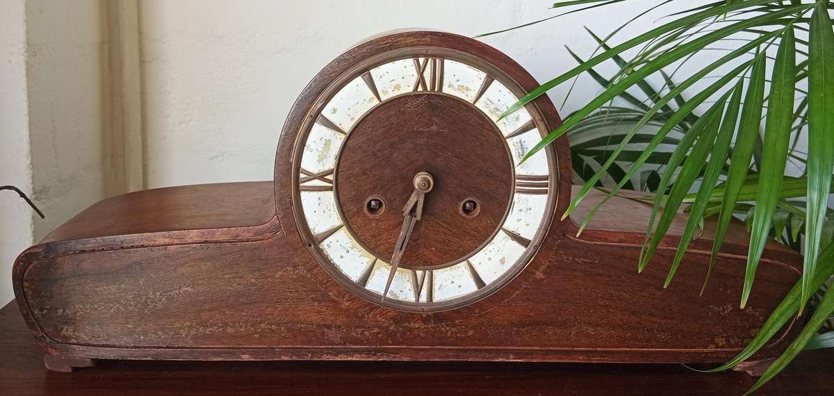 VINTAGE ART DECO ORIGINAL MAUTHE MANTLE CLOCK (HIGHLY COLLECTABLE)