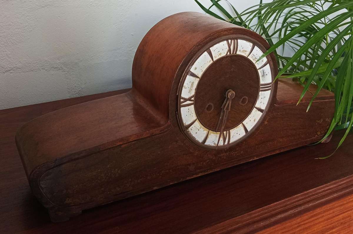 VINTAGE ART DECO ORIGINAL MAUTHE MANTLE CLOCK (HIGHLY COLLECTABLE)