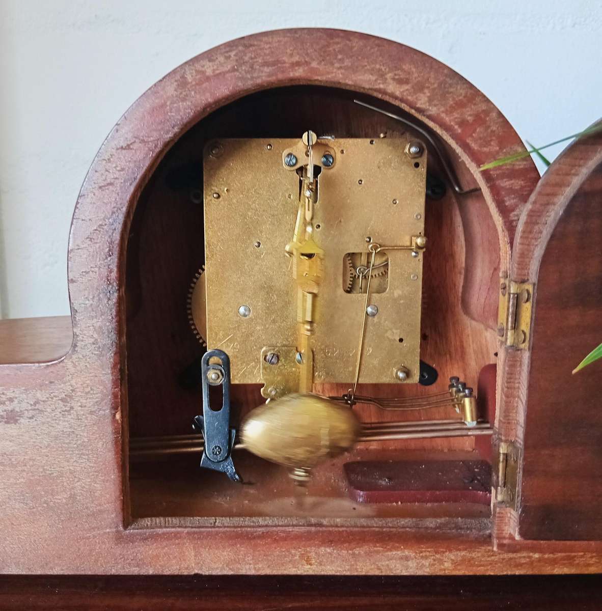 VINTAGE ART DECO ORIGINAL MAUTHE MANTLE CLOCK (HIGHLY COLLECTABLE)