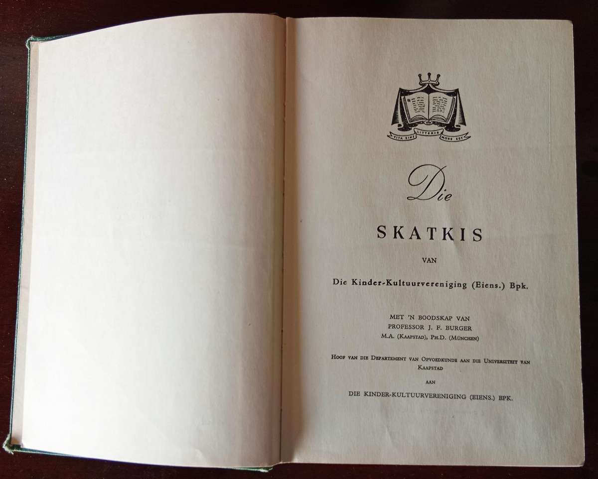 VINTAGE COLLECTION OF AFRIKAANS BOOKS ''DIE SKATKIS'' DEEL 1-8