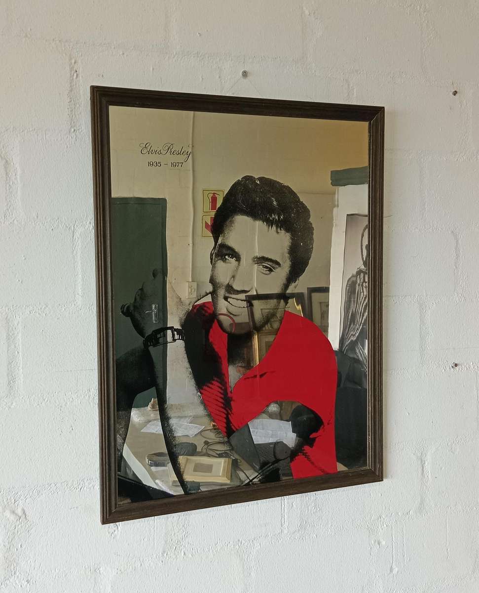LOVELY FRAMED ELVIS PRESLEY MIRROR