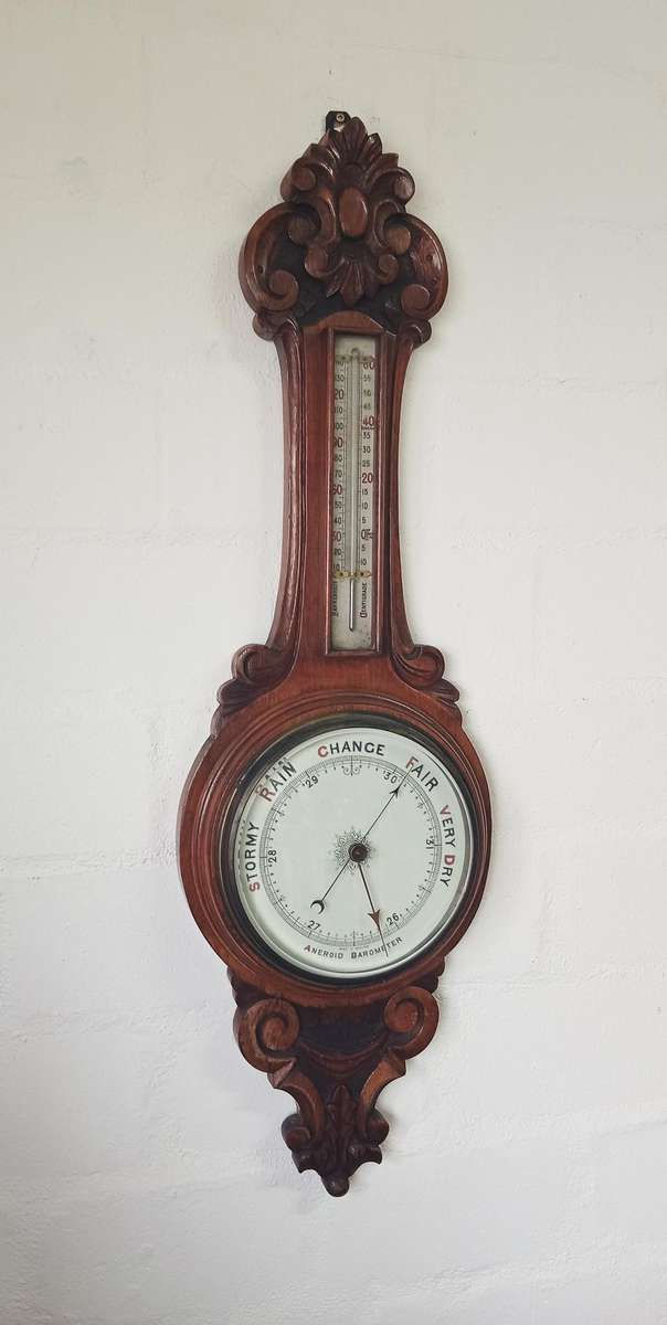 VINTAGE OAK CARVED ANEROID BAROMETER