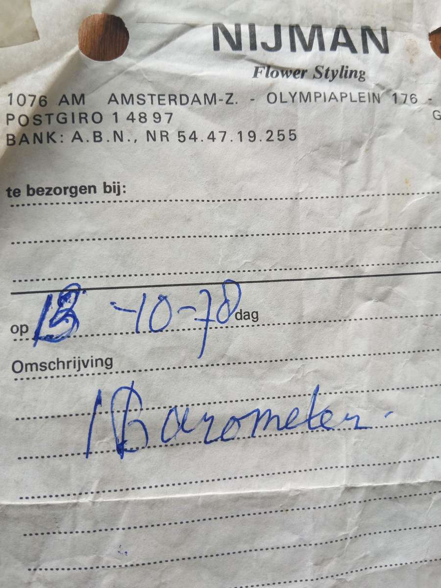 VINTAGE OAK CARVED ANEROID BAROMETER