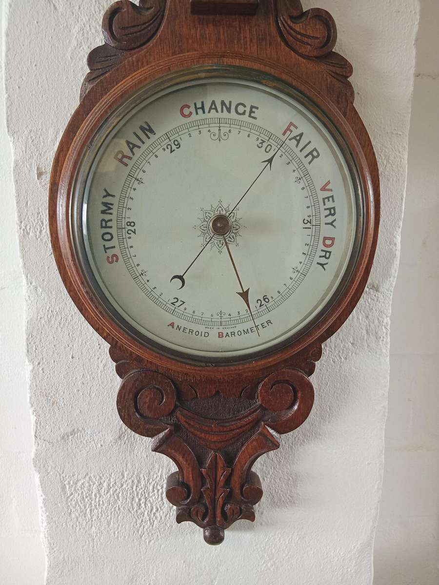 VINTAGE OAK CARVED ANEROID BAROMETER