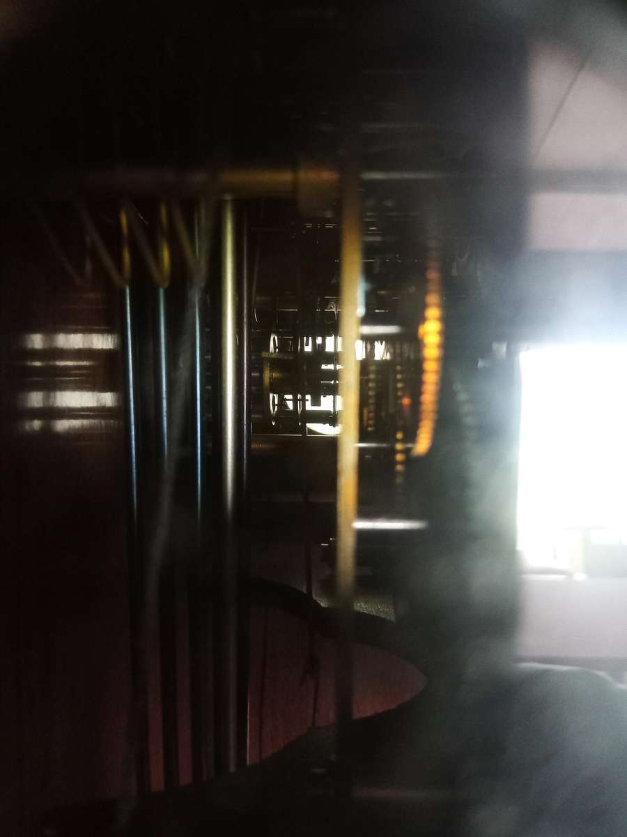 STUNNING AMERICAN SWISS VINTAGE MECHANICAL WALL CLOCK