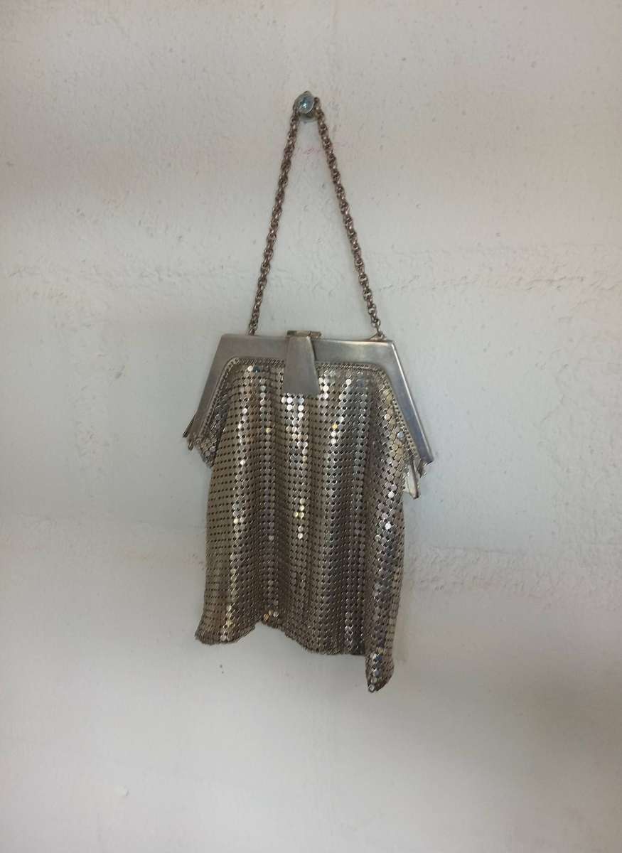 VINTAGE WHITING DAVIES SILVER PURSE *HIGHLY COLLECTABLE*