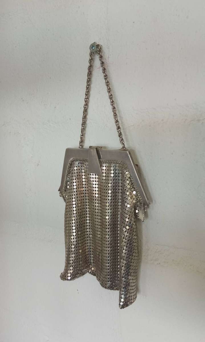 VINTAGE WHITING DAVIES SILVER PURSE *HIGHLY COLLECTABLE*