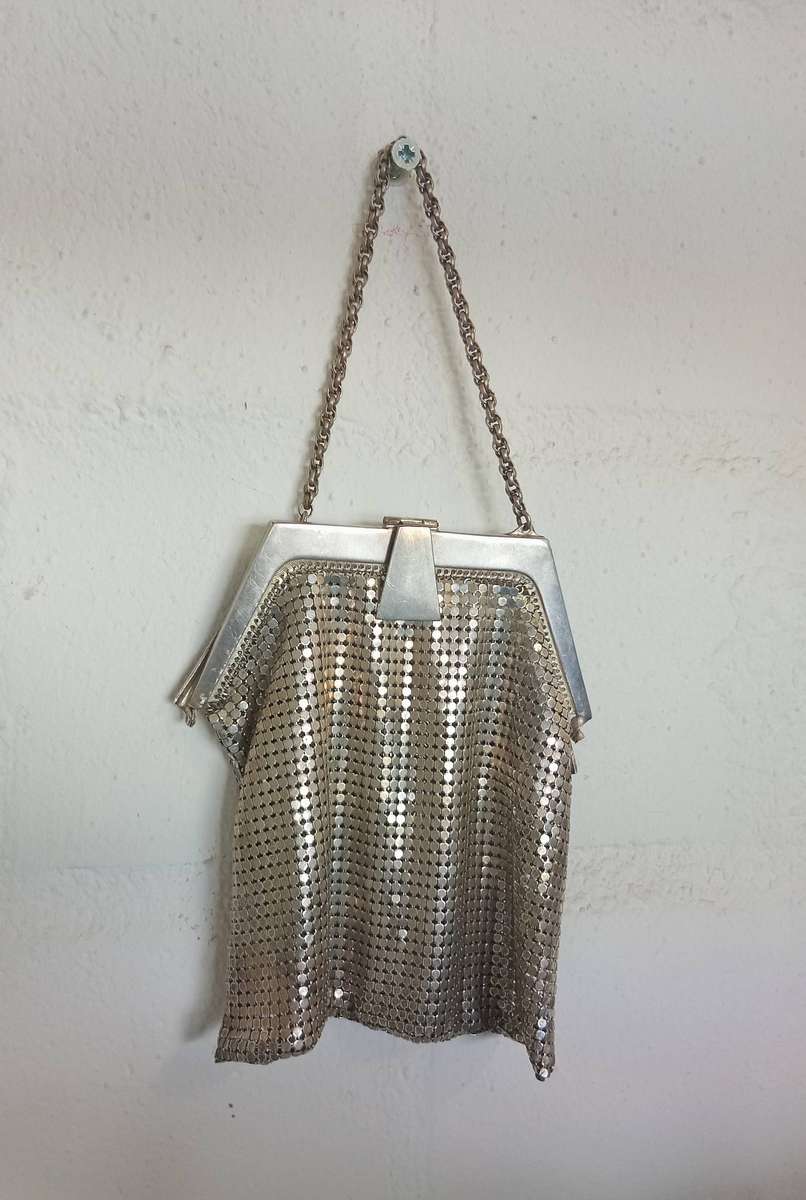 VINTAGE WHITING DAVIES SILVER PURSE *HIGHLY COLLECTABLE*