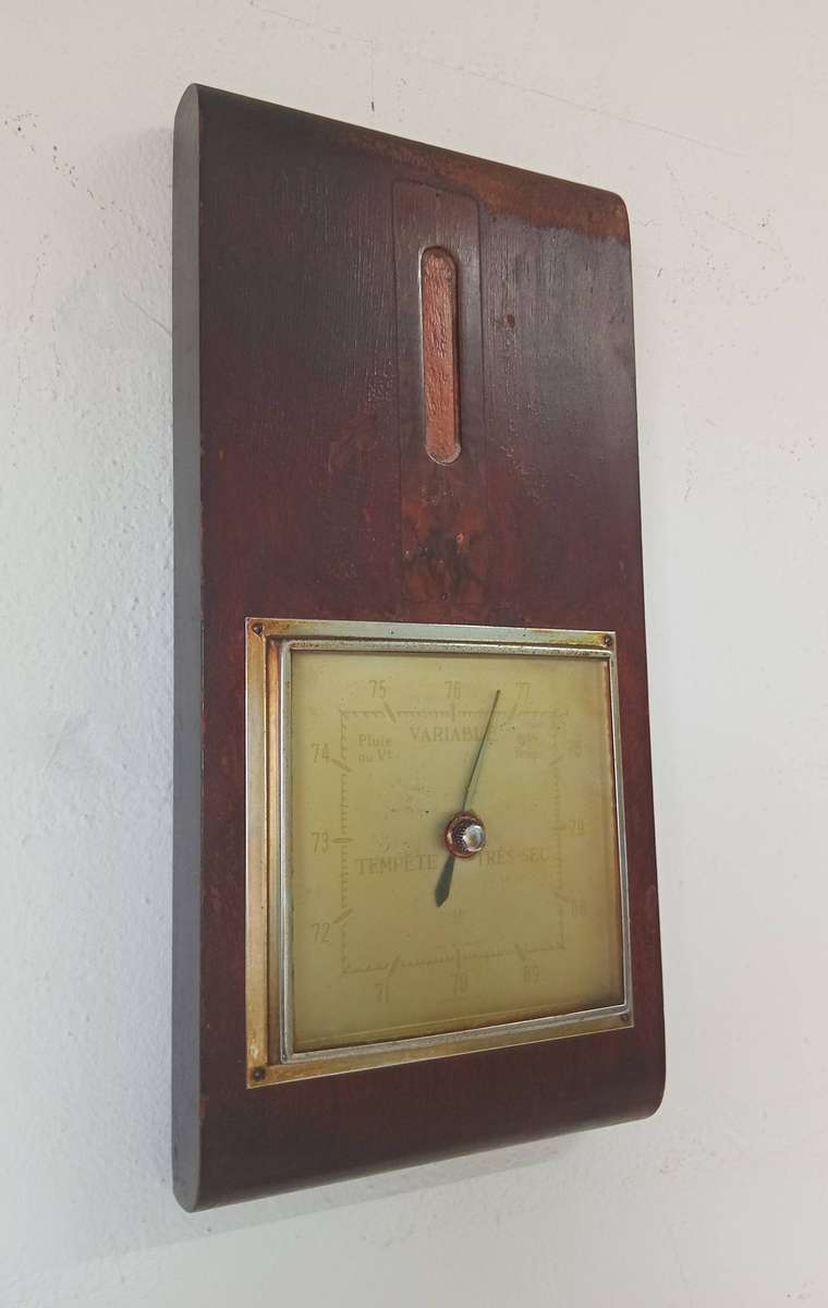 VINTAGE WOODEN BAROMETER MADE IN ENGLAND *HIGHLY COLLECTABLE*