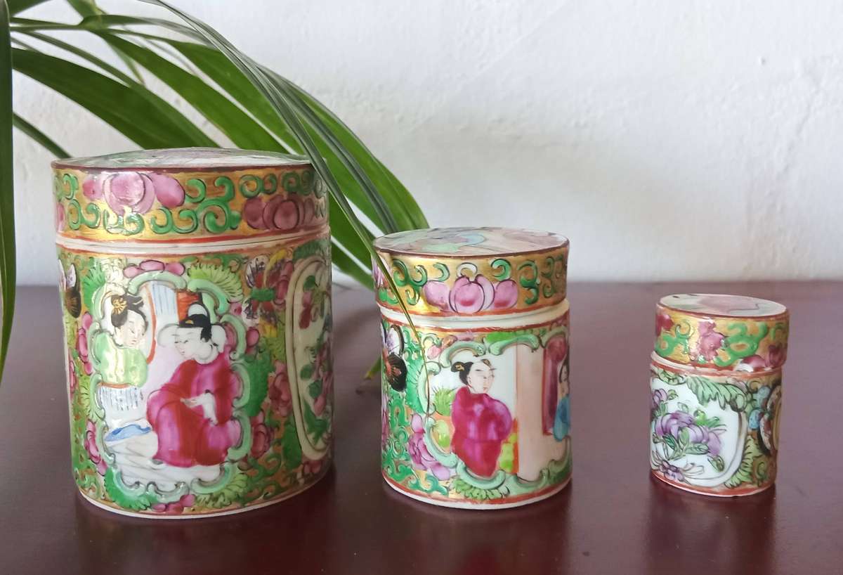 *Sells FOR R10000 OVERSEAS* ANTIQUE CHINESE QINY DYNASTY FAMILLIE ROSE MEDALLION LIDDED JAR!