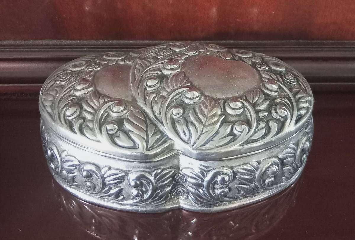 HINGED DOUBLE HEART TRINKET BOX