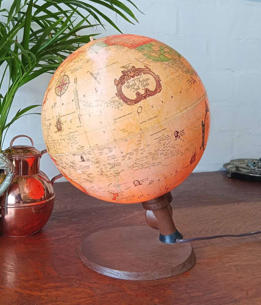 AMAZING READERS DIGEST ANTIQUE SPOT GLOBE*HIGHLY COLLECTABLE*(WORKING CONDITION)