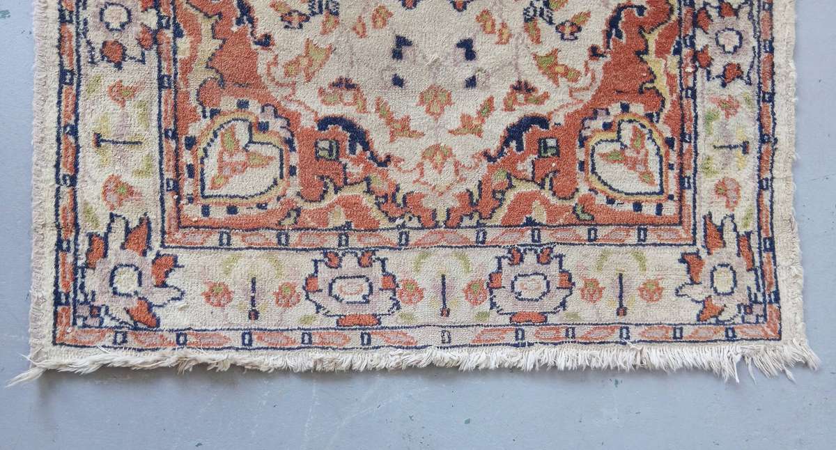 LOVELY TIGHT WOVEN HAND KNOTTED PERSIAN RUG