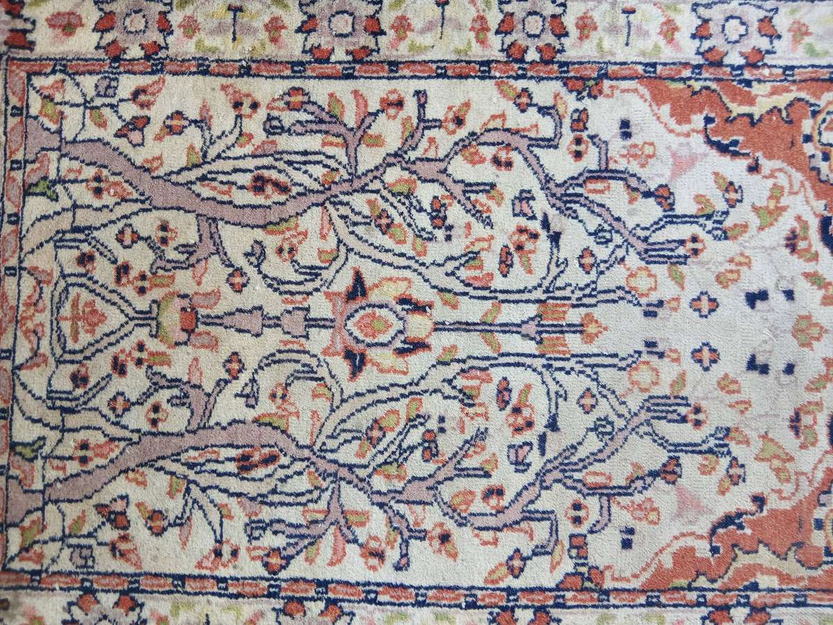 LOVELY TIGHT WOVEN HAND KNOTTED PERSIAN RUG