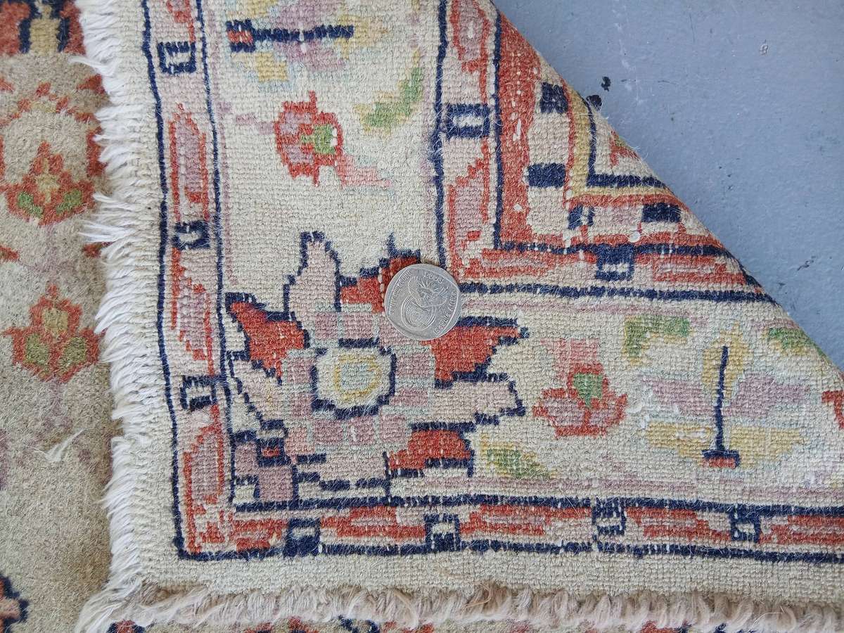 LOVELY TIGHT WOVEN HAND KNOTTED PERSIAN RUG