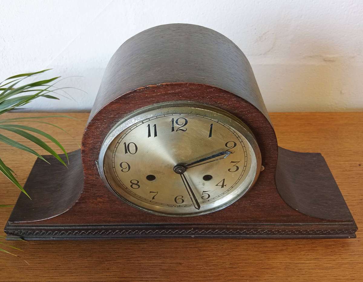 VINTAGE ART DECO ORIGINAL MANTLE CLOCK (HIGHLY COLLECTABLE)