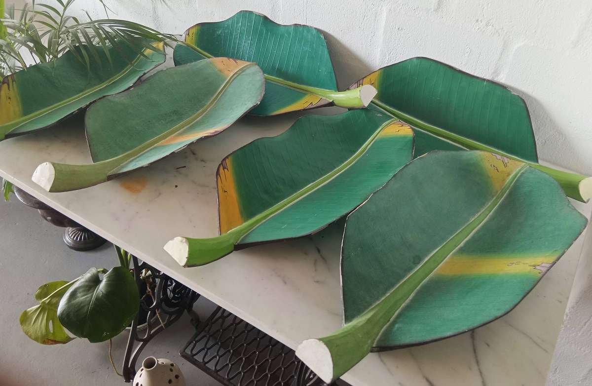 Hand carved and painted wooden banana leaves, set of 6