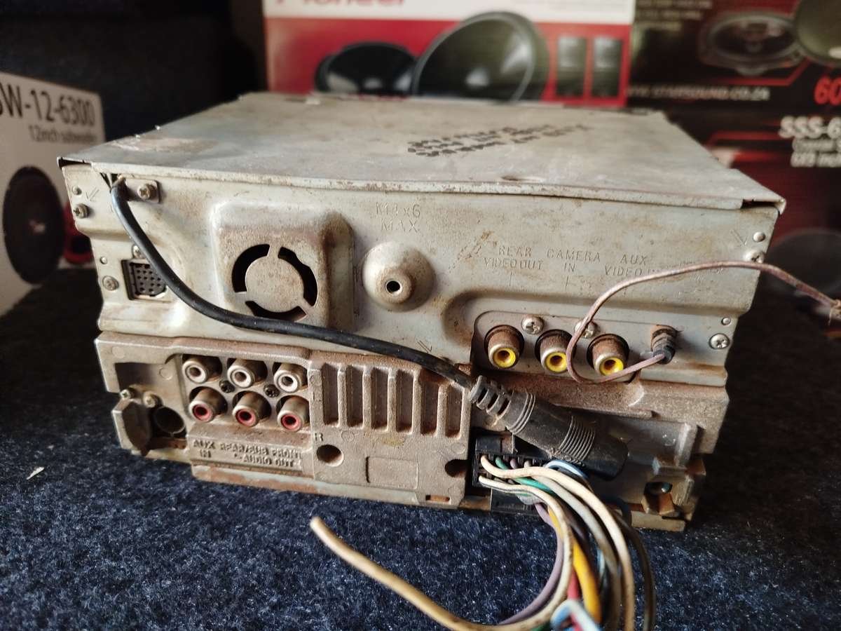 Sony Double Din Touchscreen Head Unit (XAV-64BT) - Faulty - For Parts/Spares