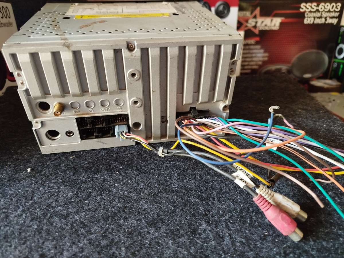 Paramount Double Din Touchscreen Head Unit - Faulty - For Parts/Spares