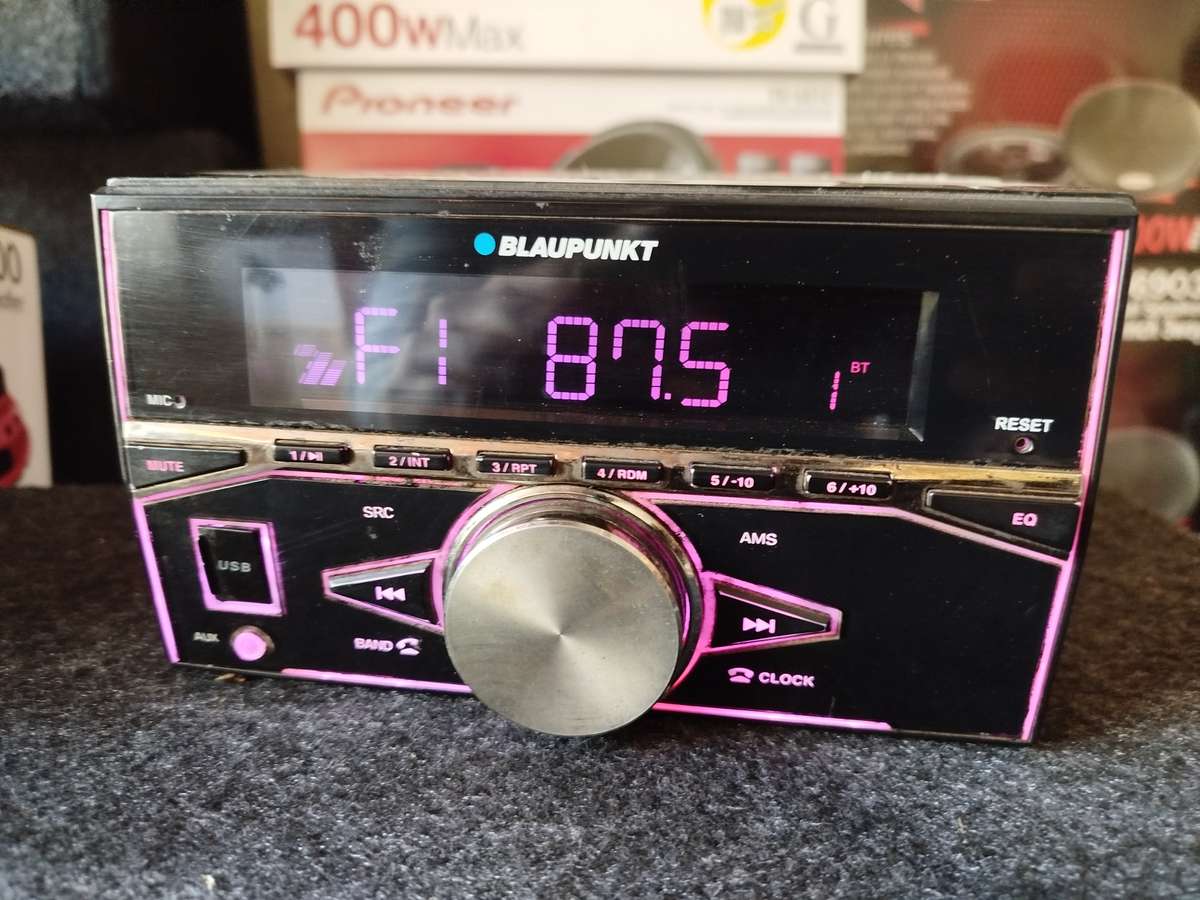 Blaupunkt Double Din Car Media Player with USB/BT/AUX (CAV7010DCKBT)