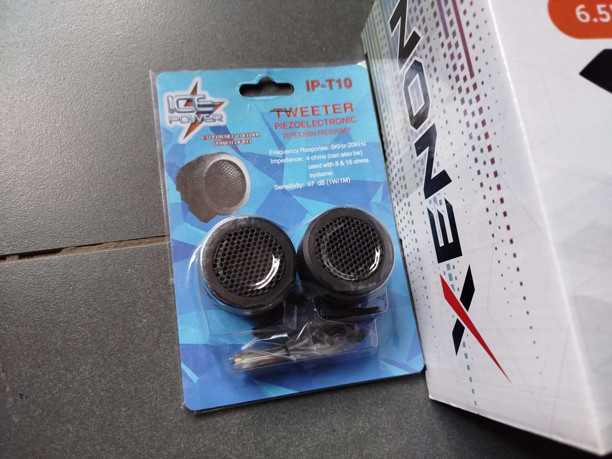 Pair of Xenon 6.5" 800W Coaxial Speakers & Ice Power Tweeters