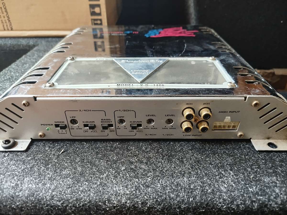 American Pro Limited Edition 4 Channel Amplifier (V.S.-1406)