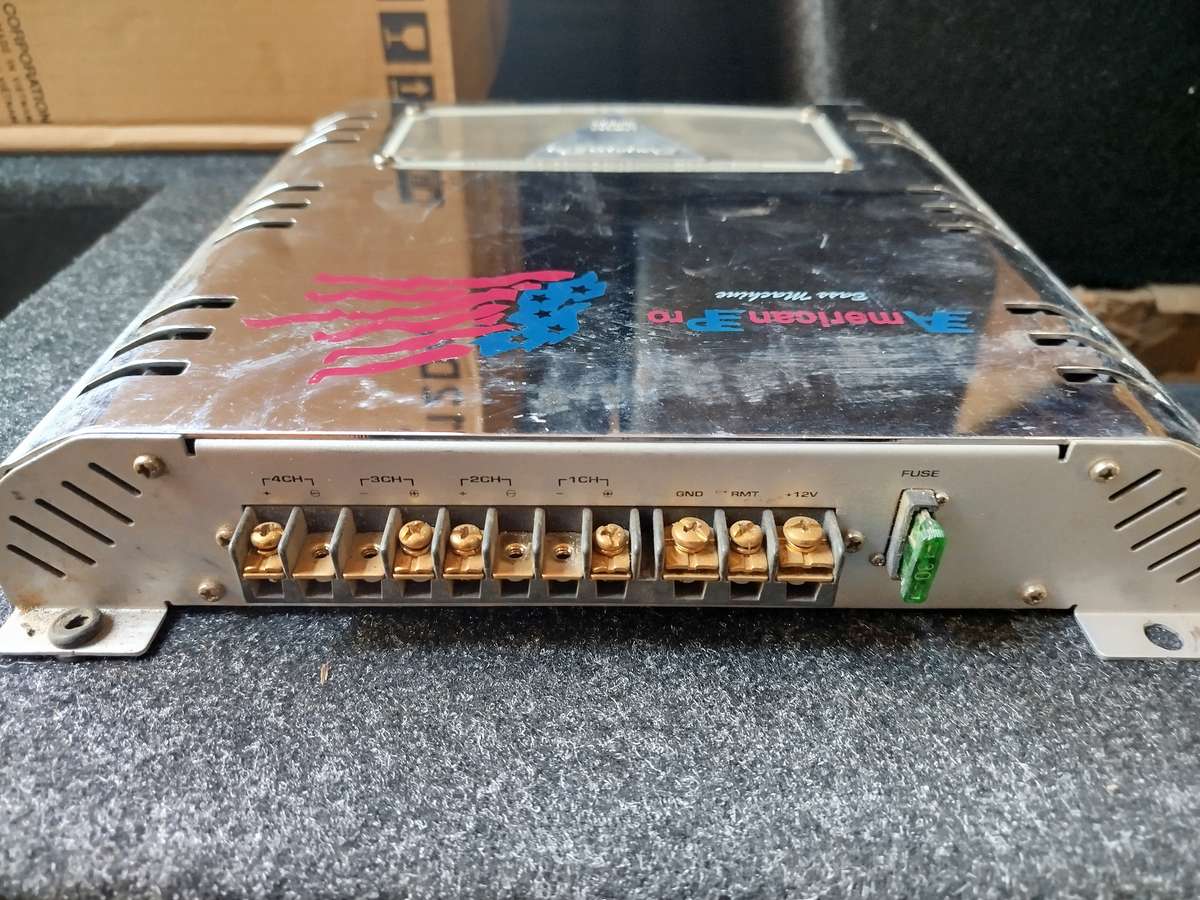 American Pro Limited Edition 4 Channel Amplifier (V.S.-1406)