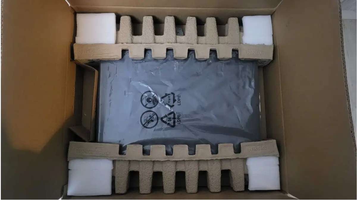 HP Aruba 48port POE Switch - No Reserve!