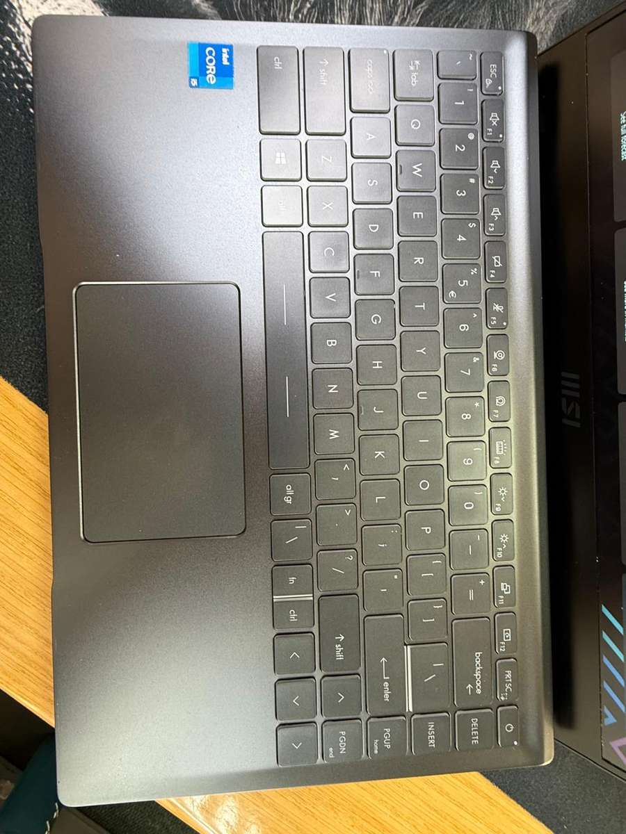 MSI Modern 14 B11MOU - Intel i5-1155G7 @ 2.50GHZ - Going for R 12000 new