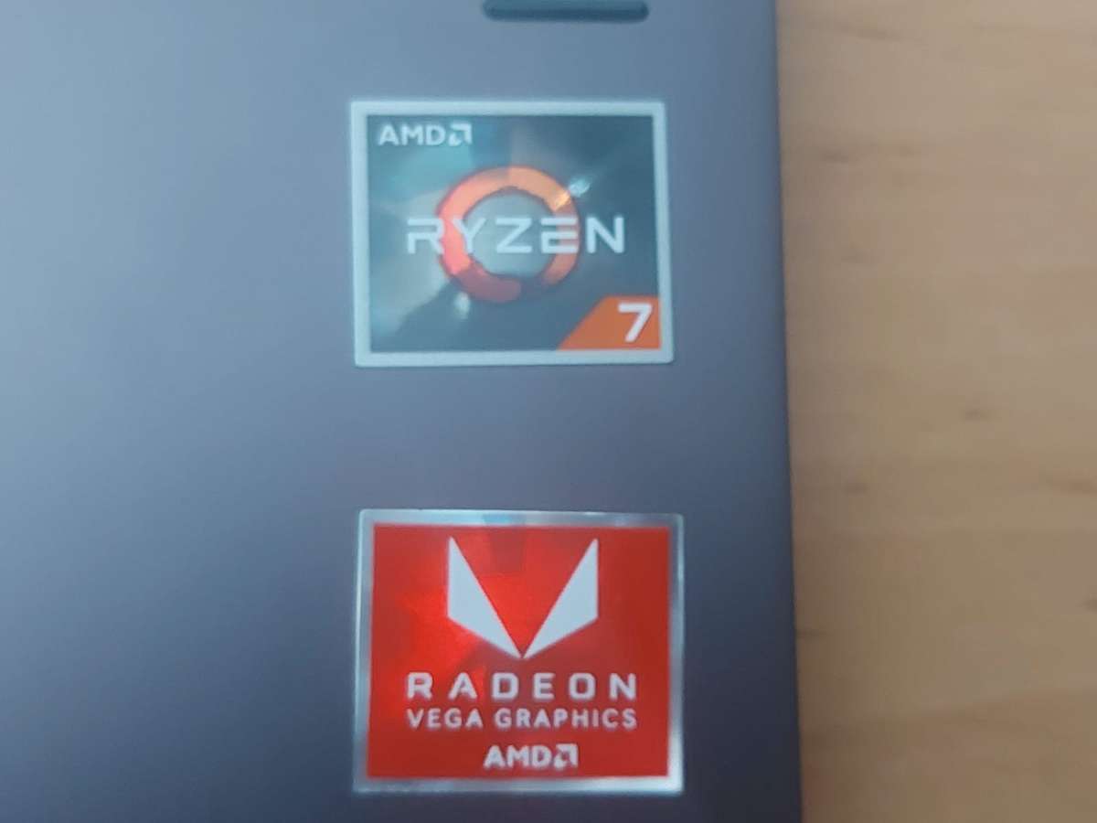 HP ENVY x360 AMD Ryzen 7 2700U
