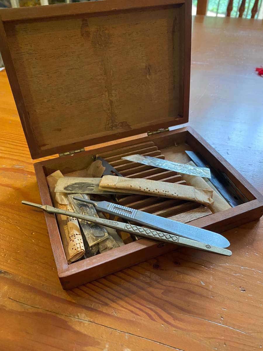 Vintage Surgery knives with blades