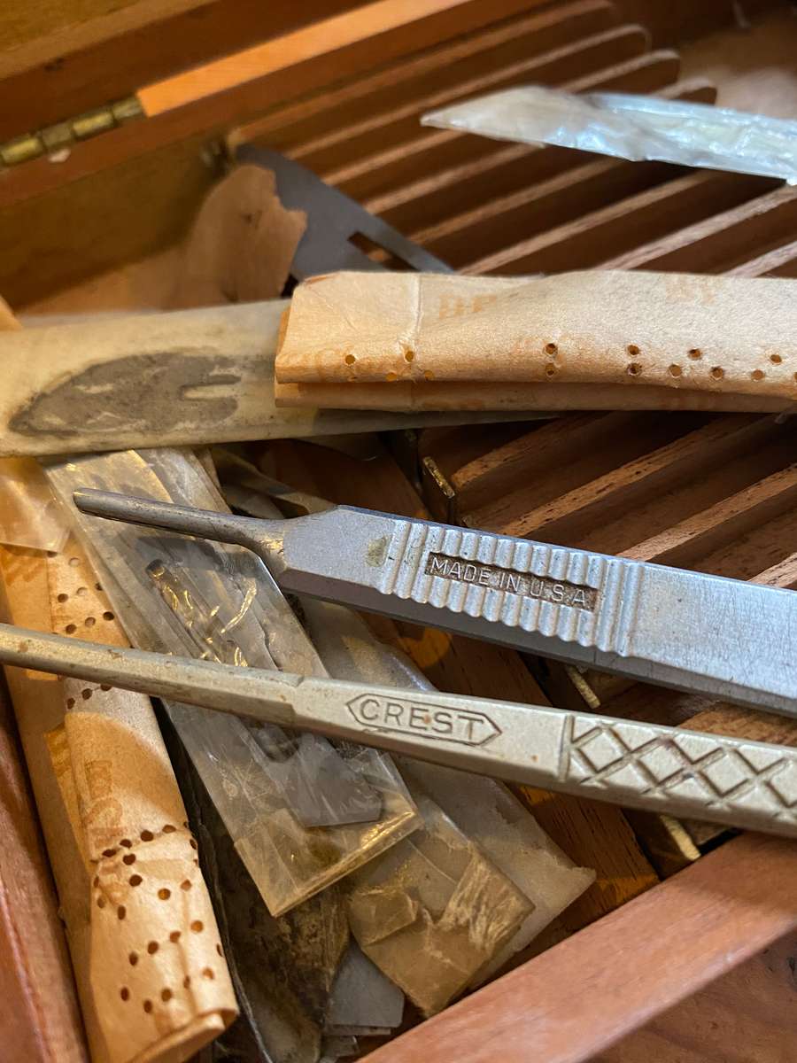 Vintage Surgery knives with blades