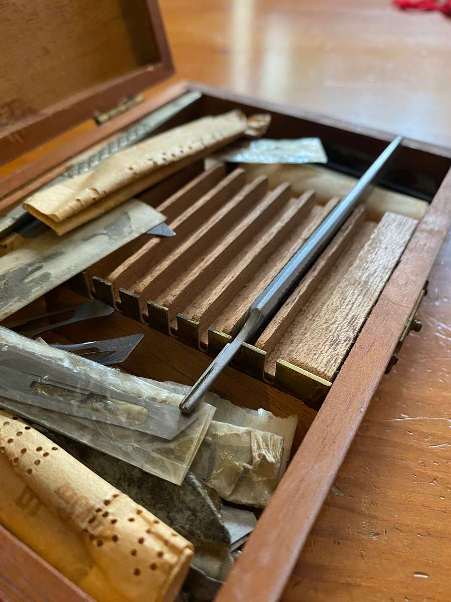 Vintage Surgery knives with blades