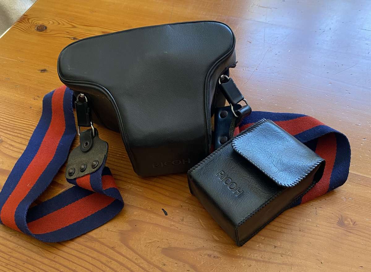 Vintage RICOH KR 10 camera with flash